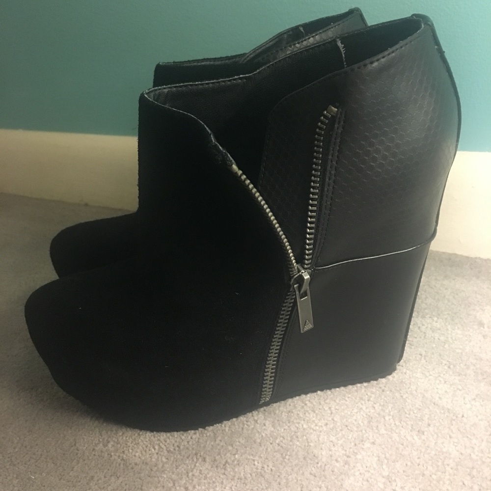 Close out Sale! Aldo Black Daby Platform Bootie
